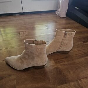 NWOB Dolce Vita Booties